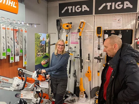 din auktoriserade serviceverkstad för Stiga och Stihl. Vi specialiserar oss på service för skogsmaskiner och trädgårdsmaskiner på Henån. Vi servar och reparera även märken